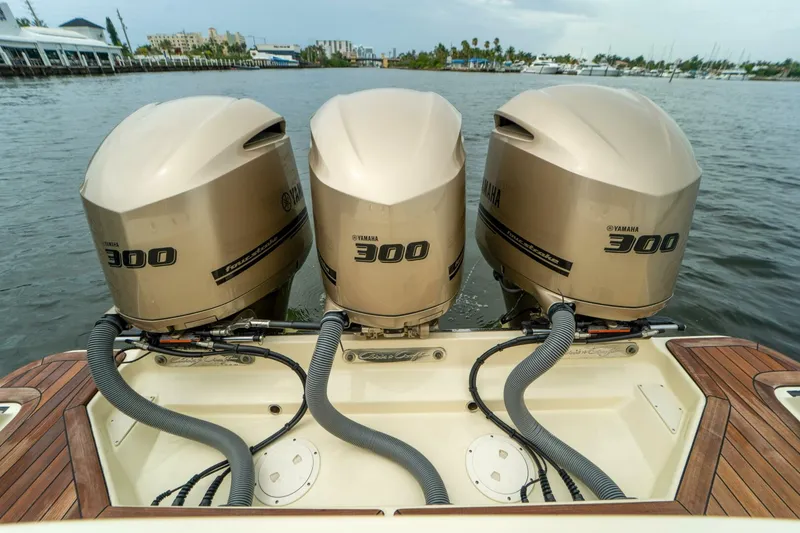 Slide: The Image of Chris-Craft 34 Catalina 2018 - 5477077