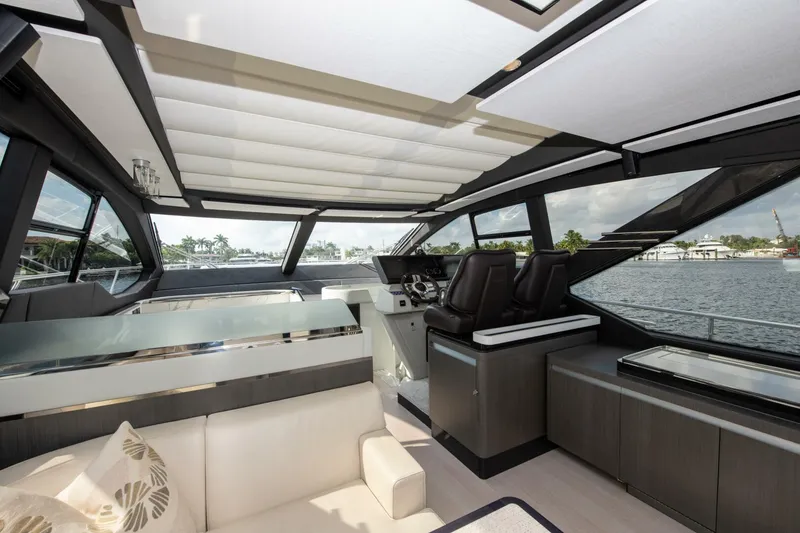 Slide: The Image of Azimut S7 2021 - 5015042