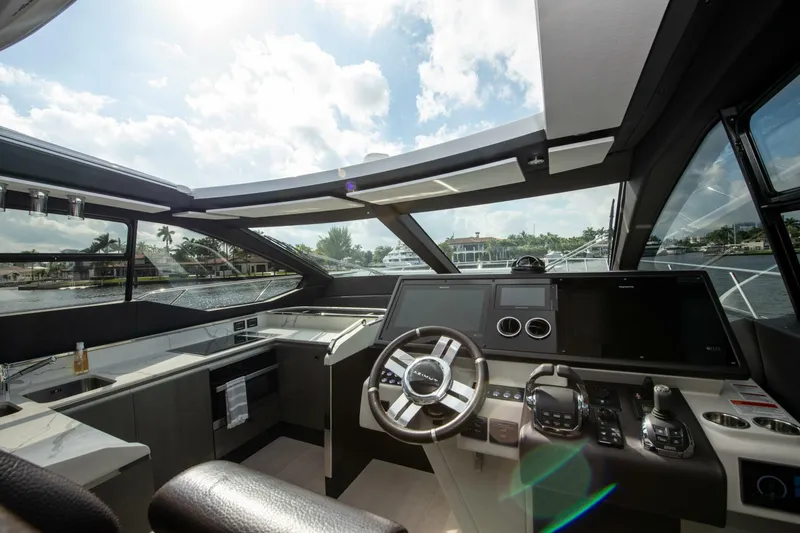 Slide: The Image of Azimut S7 2021 - 5015045