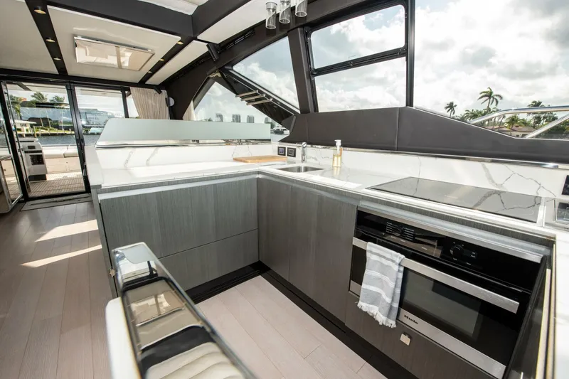 Slide: The Image of Azimut S7 2021 - 5015161