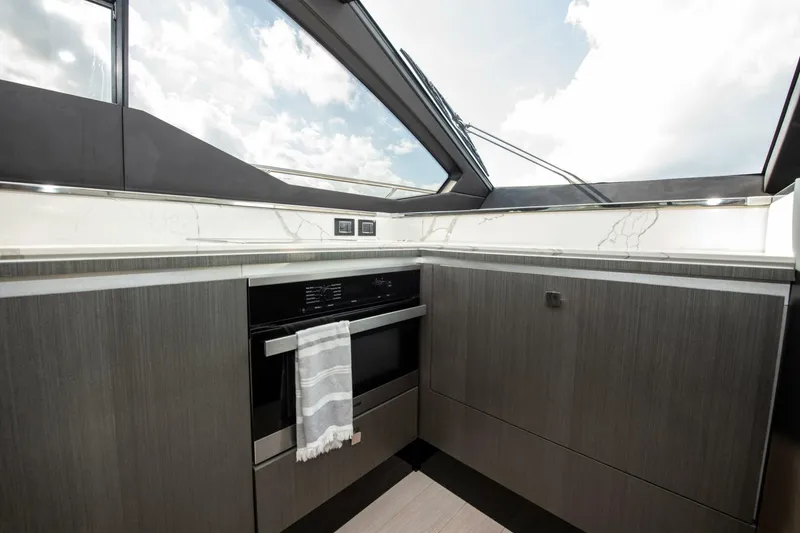 Slide: The Image of Azimut S7 2021 - 5015163