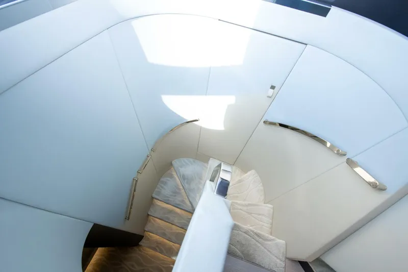 Slide: The Image of Azimut S7 2021 - 5015191