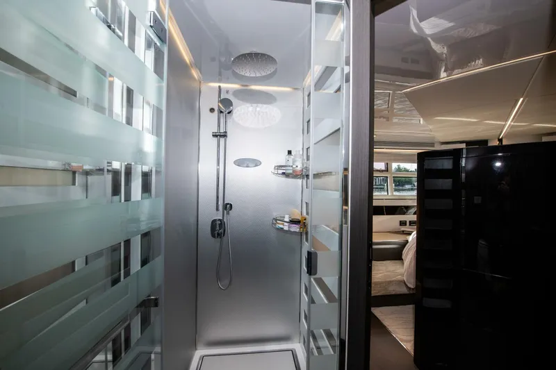 Slide: The Image of Azimut S7 2021 - 5015190