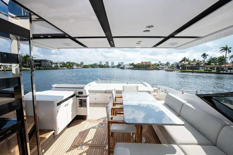 Slide: The Image of Azimut S7 2021 - 5015204