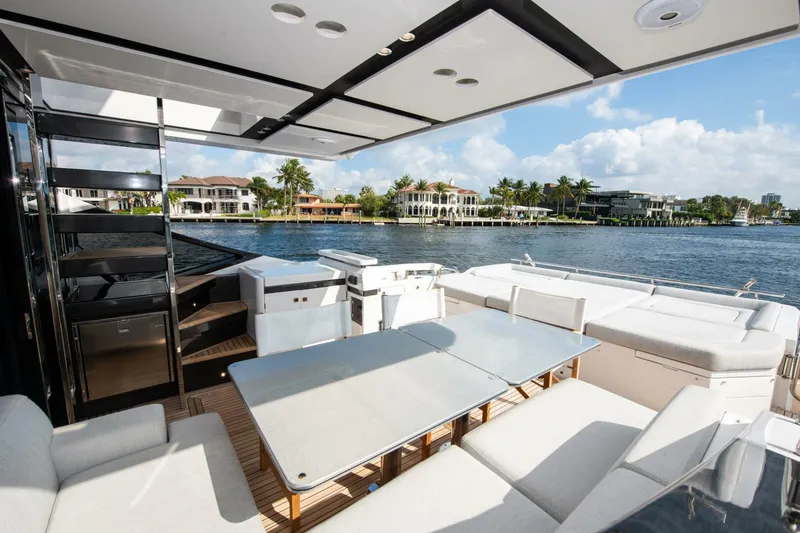 Slide: The Image of Azimut S7 2021 - 5015206