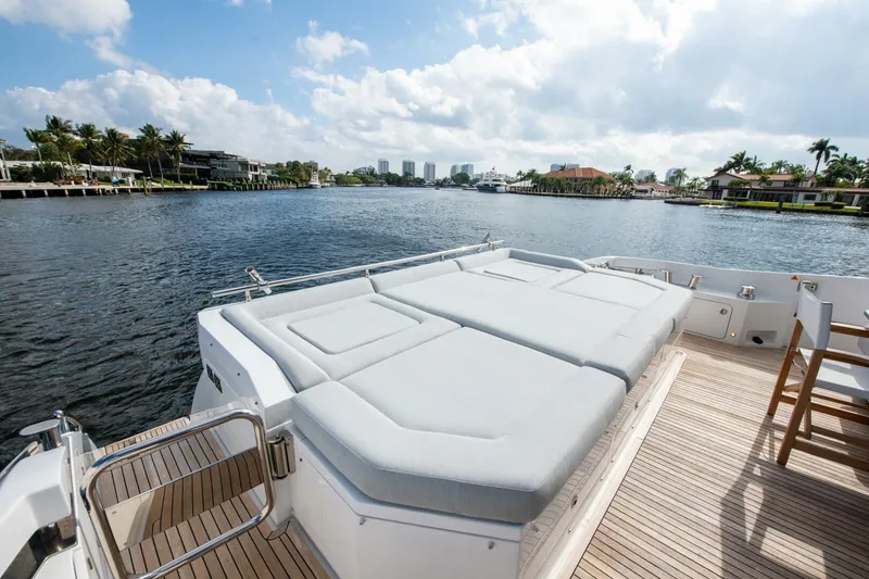 Slide: The Image of Azimut S7 2021 - 5015208