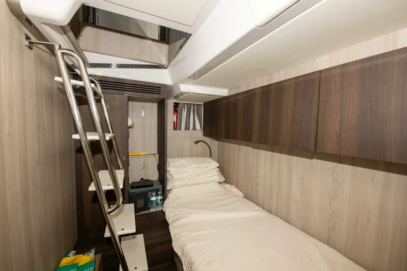 Slide: The Image of Azimut S7 2021 - 5015218