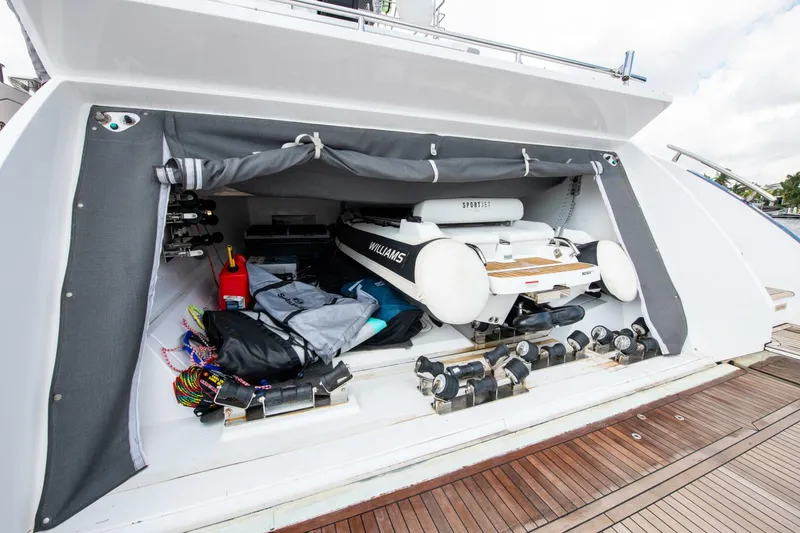 Slide: The Image of Azimut S7 2021 - 5015221