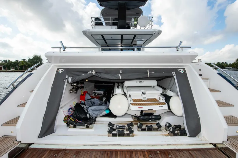 Slide: The Image of Azimut S7 2021 - 5015222