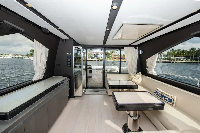 Slide: The Image of Azimut S7 2021 - 5015038