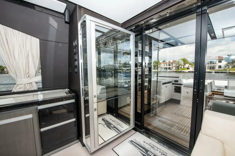 Slide: The Image of Azimut S7 2021 - 5015039