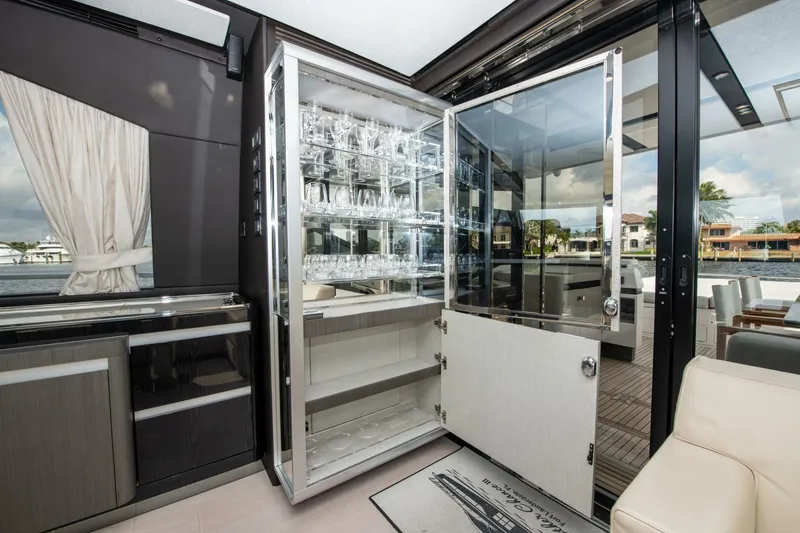 Slide: The Image of Azimut S7 2021 - 5015040