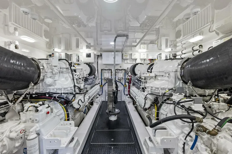 Slide: The Image of Viking 80 Convertible 2019 - 5009347