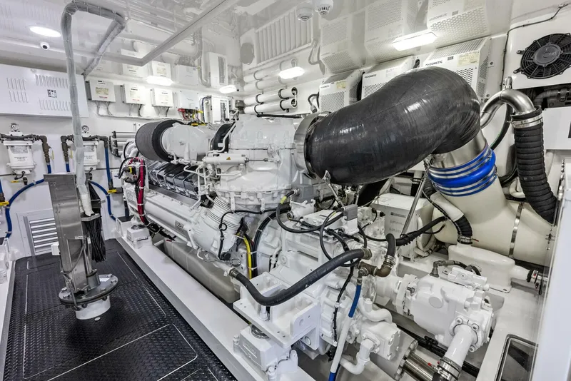 Slide: The Image of Viking 80 Convertible 2019 - 5009348