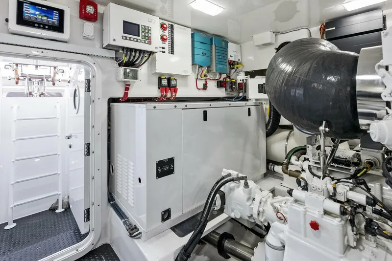 Slide: The Image of Viking 80 Convertible 2019 - 5009355