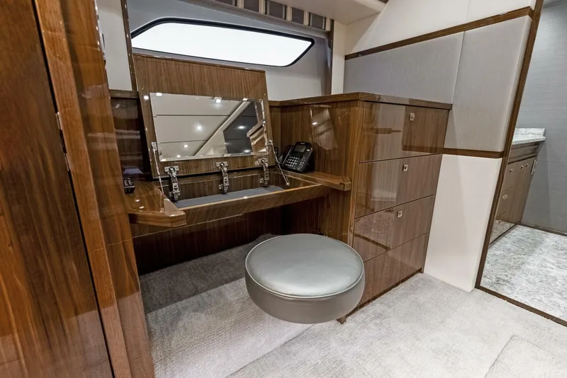 Slide: The Image of Viking 80 Convertible 2019 - 5009311