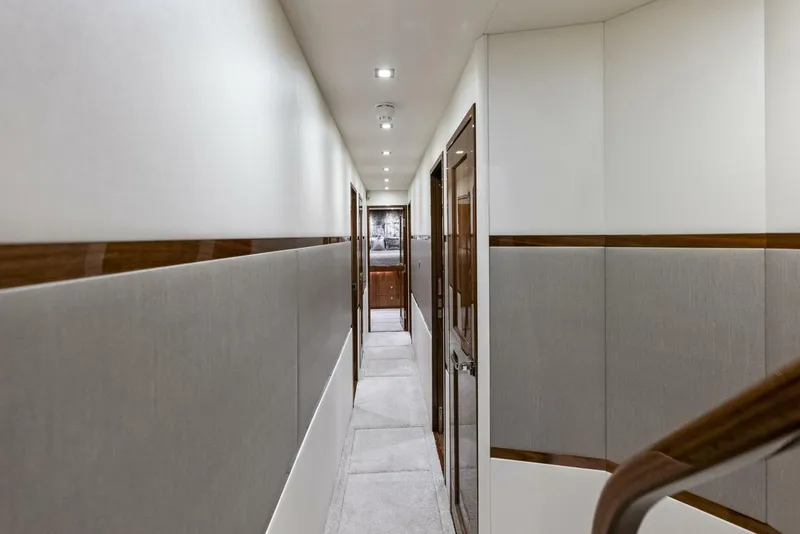 Slide: The Image of Viking 80 Convertible 2019 - 5009315