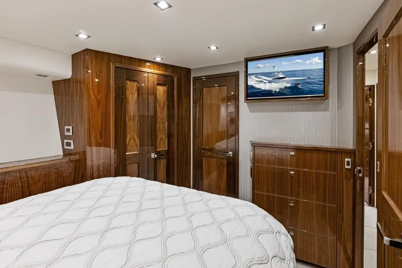 Slide: The Image of Viking 80 Convertible 2019 - 5009329