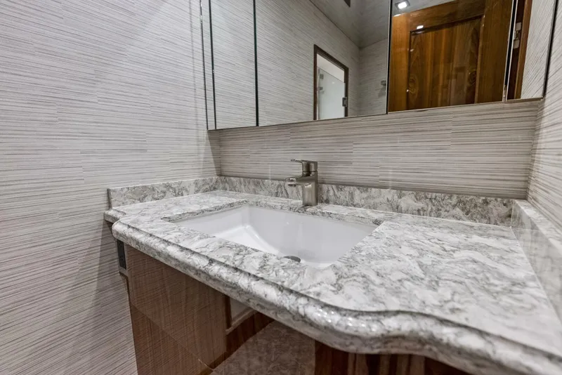 Slide: The Image of Viking 80 Convertible 2019 - 5009340