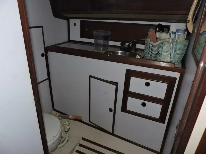 Slide: The Image of Custom Wings 33 Ketch 1982 - 4981598