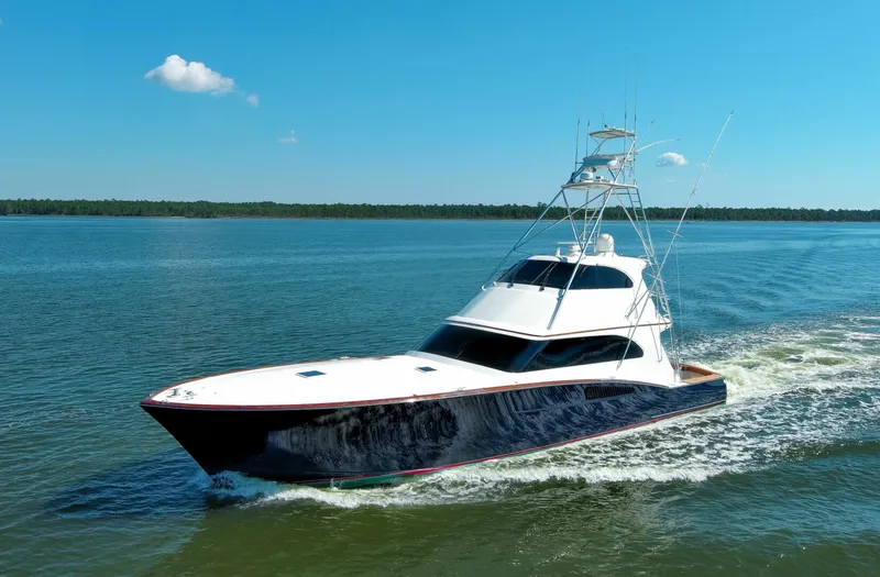 Slide: The Image of 2005 76 Whiticar Enclosed Bridge Badonkadonk Exterior Profile (8) - 4982786