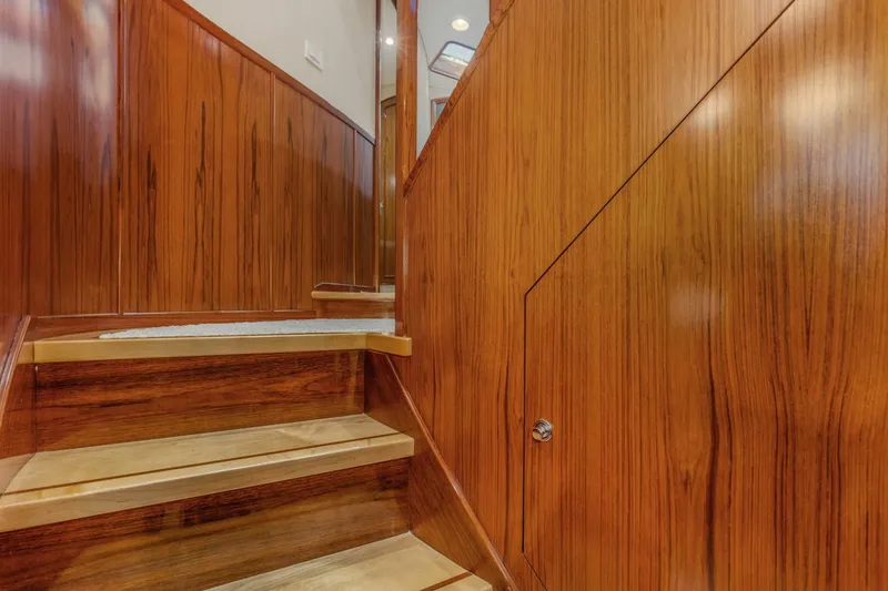 Slide: The Image of 2005 76 Whiticar Enclosed Bridge Badonkadonk Companionway (2) - 4982452