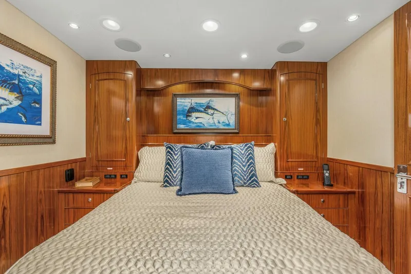 Slide: The Image of 2005 76 Whiticar Enclosed Bridge Badonkadonk Master Stateroom (4) - 4982459