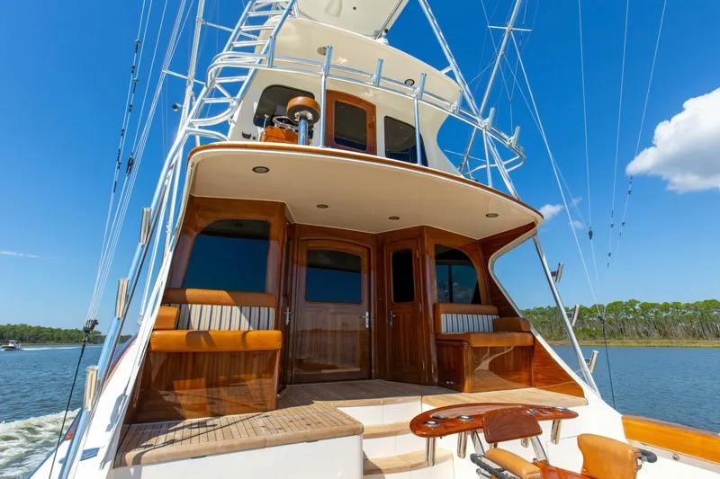 Slide: The Image of 2005 76 Whiticar Enclosed Bridge Badonkadonk Deck (3) - 4982611