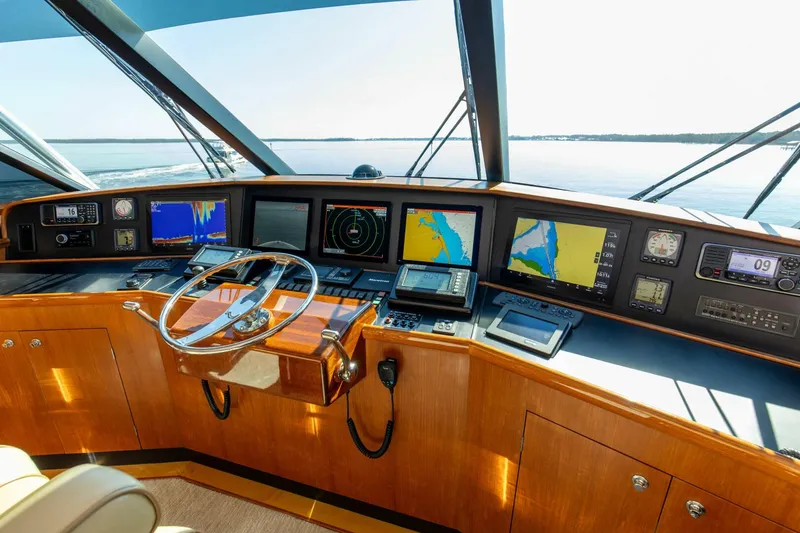 Slide: The Image of 2005 76 Whiticar Enclosed Bridge Badonkadonk Bridge (5) - 4982622