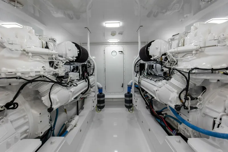 Slide: The Image of 2005 76 Whiticar Enclosed Bridge Badonkadonk Engine Room (5) - 4982637