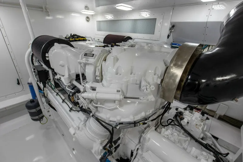 Slide: The Image of 2005 76 Whiticar Enclosed Bridge Badonkadonk Engine Room (6) - 4982638