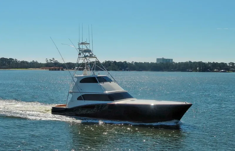 Slide: The Image of 2005 76 Whiticar Enclosed Bridge Badonkadonk Exterior Profile (3) - 4982440