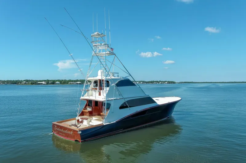 Slide: The Image of 2005 76 Whiticar Enclosed Bridge Badonkadonk Exterior Profile - 4982787