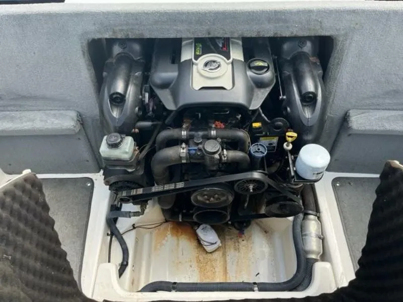 Slide: The Image of Sea Ray 205 Sport 2014 - 4982912
