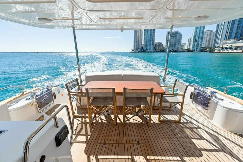 Slide: The Image of Sirena 58 2022 - 4982710