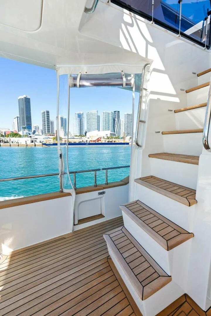 Slide: The Image of Sirena 58 2022 - 4982715