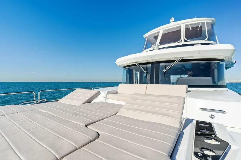 Slide: The Image of Sirena 58 2022 - 4982716