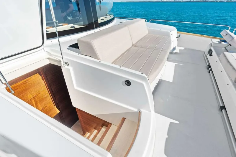 Slide: The Image of Sirena 58 2022 - 5055852