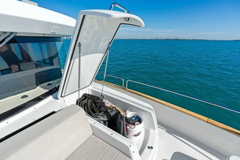 Slide: The Image of Sirena 58 2022 - 4982722