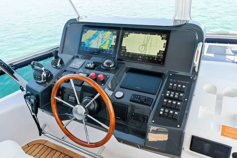 Slide: The Image of Sirena 58 2022 - 4982728