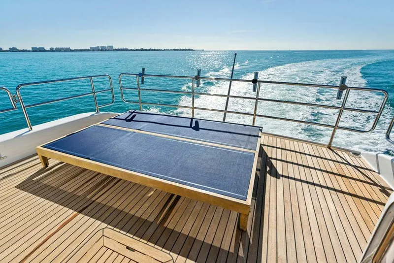 Slide: The Image of Sirena 58 2022 - 4982739