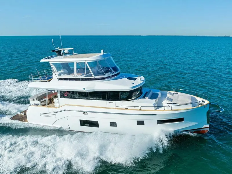 Slide: The Image of Sirena 58 2022 - 4982704