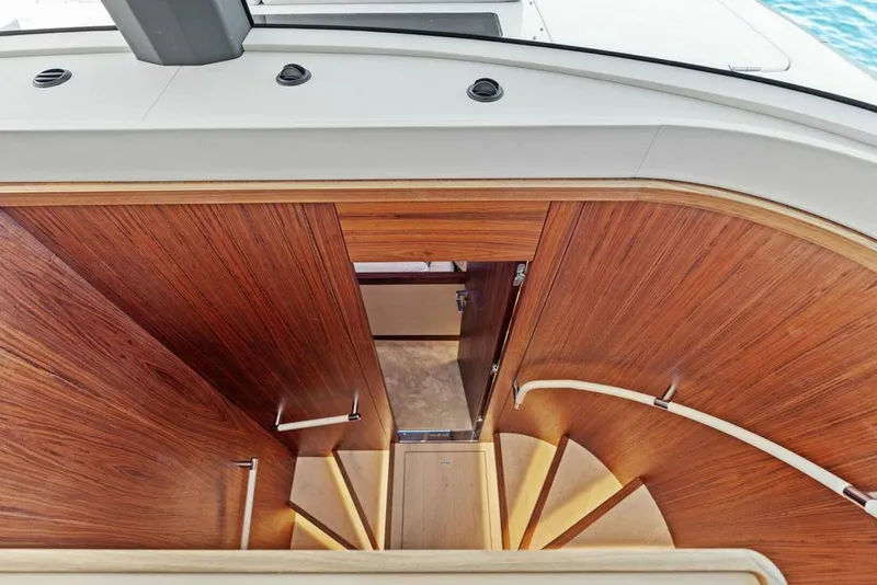 Slide: The Image of Sirena 58 2022 - 4982751