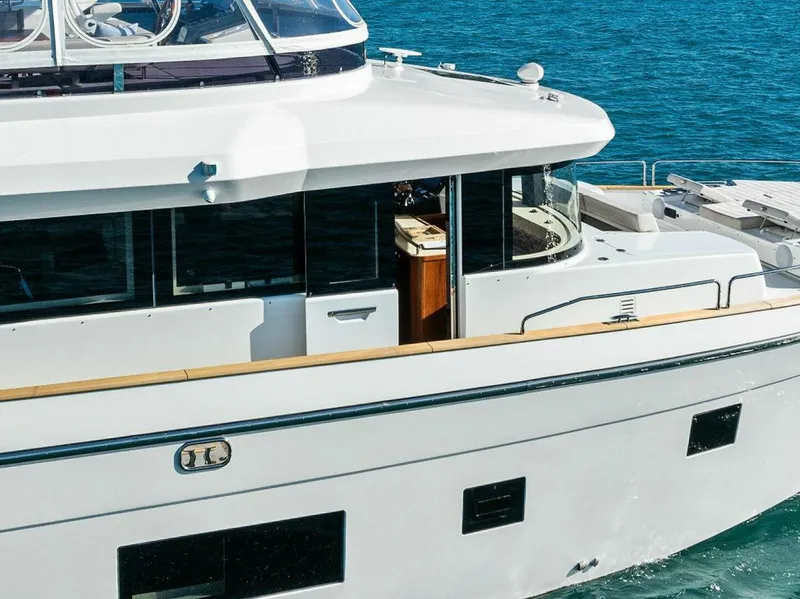 Slide: The Image of Sirena 58 2022 - 4982705