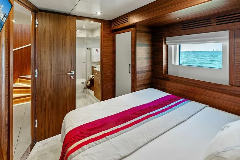 Slide: The Image of Sirena 58 2022 - 4982760