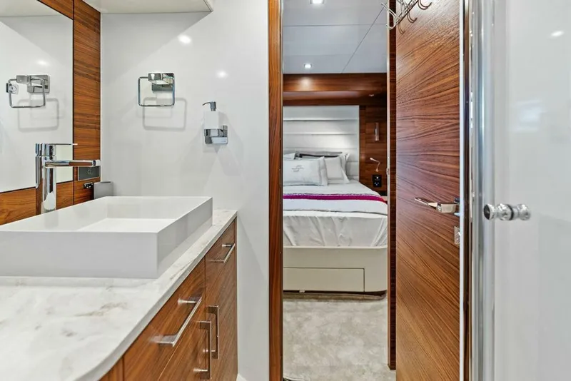 Slide: The Image of Sirena 58 2022 - 4982762