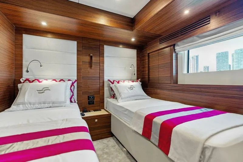 Slide: The Image of Sirena 58 2022 - 4982766