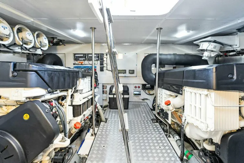 Slide: The Image of Sirena 58 2022 - 4982769