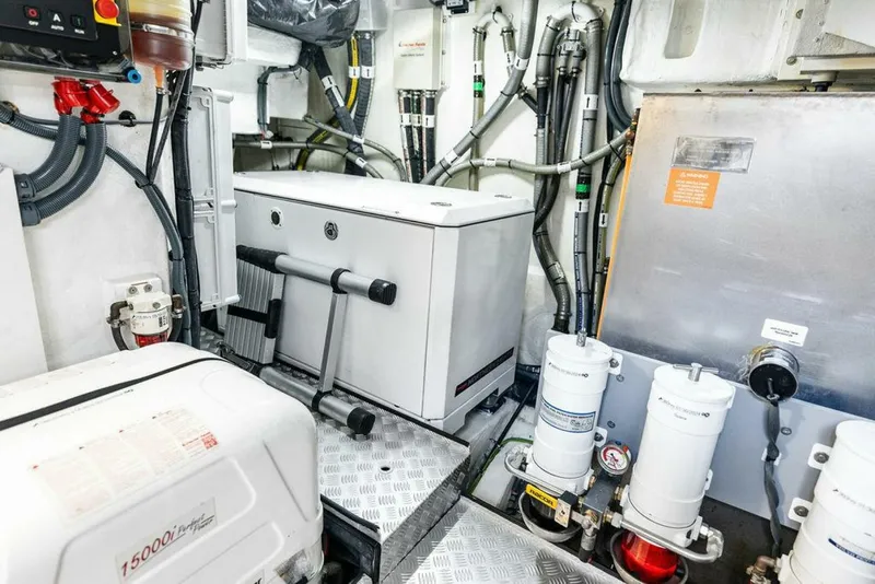 Slide: The Image of Sirena 58 2022 - 4982771