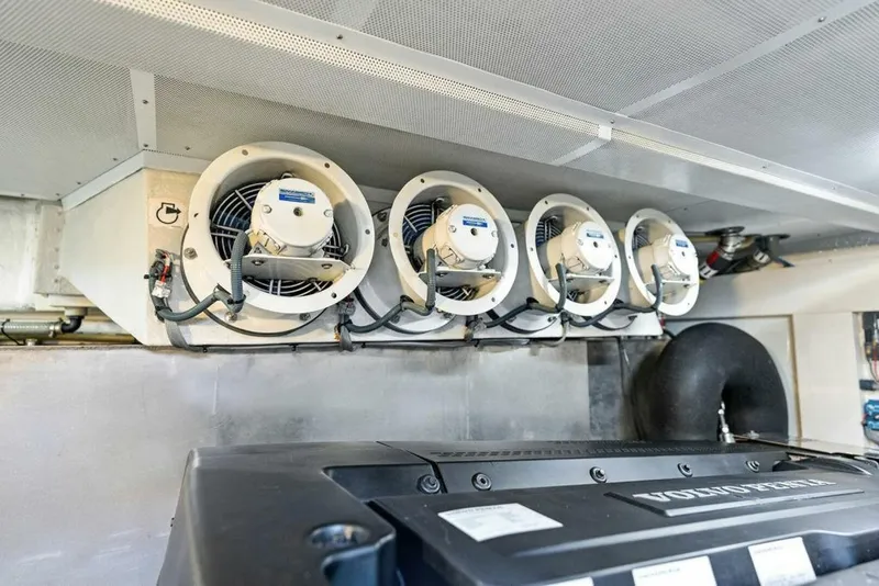 Slide: The Image of Sirena 58 2022 - 4982775